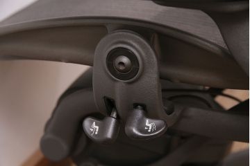 中古　Hermanmiller(ハーマンミラー社)　Bサイズ　ランバーサポート　アーロンチェア(オフィスチェア、椅子、イス)(R-047979)