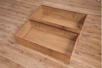 和製アンティーク　当店リメイク　桐材　十字金具の風合いが味わい深い、観音開きの時代箪笥サイドボード(引き出し)(R-047980)