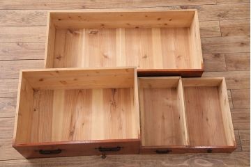 和製アンティーク　当店リメイク　前面ヒノキ材　大きな十字金具がアクセントになった、観音開きの時代箪笥サイドボード(引き出し)(R-047981)