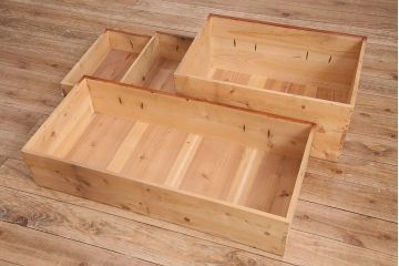 和製アンティーク　当店リメイク　前面ヒノキ材　大きな十字金具がアクセントになった、観音開きの時代箪笥サイドボード(引き出し)(R-047981)