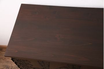 和製アンティーク　当店リメイク　前面ヒノキ材　大きな十字金具がアクセントになった、観音開きの時代箪笥サイドボード(引き出し)(R-047981)