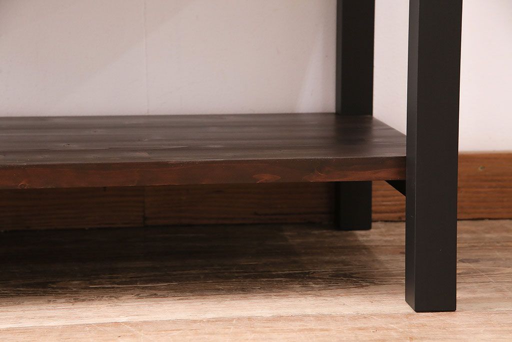 和製アンティーク　当店リメイク　前面ヒノキ材　大きな十字金具がアクセントになった、観音開きの時代箪笥サイドボード(引き出し)(R-047981)