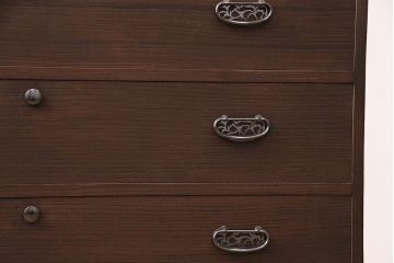 中古　伝統工芸品　品の良さを感じさせる意匠盆付きの加茂総桐箪笥(定価約78万円)(総桐たんす、和タンス、衣装箪笥、着物箪笥)(R-047984)