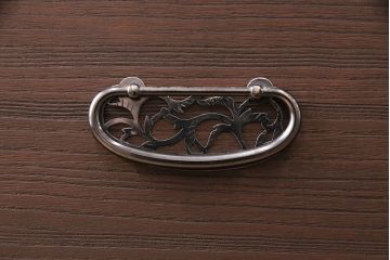 中古　伝統工芸品　品の良さを感じさせる意匠盆付きの加茂総桐箪笥(定価約78万円)(総桐たんす、和タンス、衣装箪笥、着物箪笥)(R-047984)