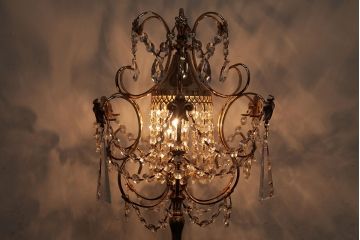 中古　海外製　幻想的なムード作りにぴったり!煌びやかな光を放つガラスドロップのテーブルランプ(スタンドライト、卓上照明)(R-047986)