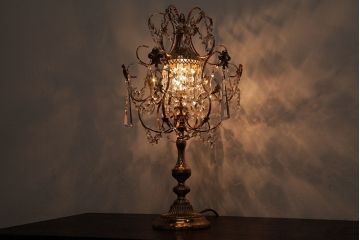 中古　海外製　幻想的なムード作りにぴったり!煌びやかな光を放つガラスドロップのテーブルランプ(スタンドライト、卓上照明)(R-047986)