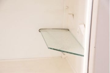 イギリスヴィンテージ　レトロな雰囲気たっぷりのキッチンキャビネット(食器棚、収納棚、戸棚、ビンテージ)(R-047987)