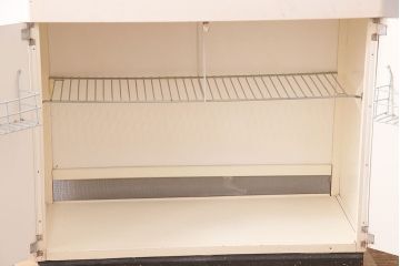 イギリスヴィンテージ　レトロな雰囲気たっぷりのキッチンキャビネット(食器棚、収納棚、戸棚、ビンテージ)(R-047987)