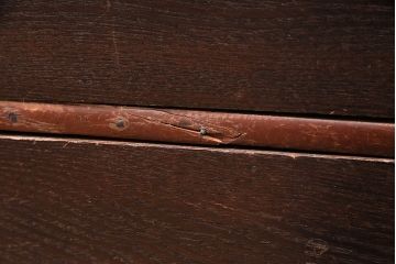 和製アンティーク　年月を重ねた味わいが魅力的な前面栓材製の箪笥ローボード(衣装箪笥、時代箪笥、チェスト、引き出し)(R-047989)