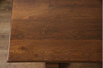 イギリスアンティーク　オーク材　クラシカルなデザインと重厚感のある佇まいが魅力的なダイニングテーブル(リフェクトリーテーブル、6人掛け)(R-047991)