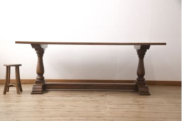 イギリスアンティーク　オーク材　クラシカルなデザインと重厚感のある佇まいが魅力的なダイニングテーブル(リフェクトリーテーブル、6人掛け)(R-047991)
