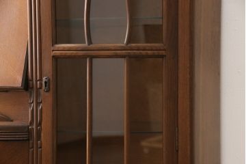 イギリスアンティーク　オーク材　クラシカルな雰囲気を盛り上げる、優美なデザインのサイドバイサイドキャビネット(ライティングビューロー、ブックケース)(R-047996)