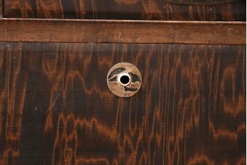 和製アンティーク　独特な杢目が存在感抜群のカエデ材を前面に使用したリビングボード(テレビ台、箪笥ローボード、サイドボード)(R-048001)