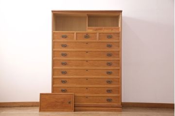 中古　民芸家具　屋久杉の味わい深い木肌が魅力的な衣装箪笥(引き出し、チェスト)(R-048002)