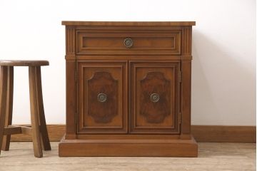中古　DREXEL HERITAGE(ドレクセルヘリテイジ)　FRANCESCA(フランチェスカ)シリーズ　ナイトテーブル(定価約37万円)(サイドテーブル、サイドキャビネット、収納棚)(R-048003)