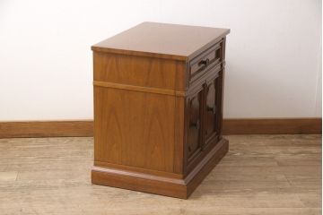 中古　DREXEL HERITAGE(ドレクセルヘリテイジ)　FRANCESCA(フランチェスカ)シリーズ　ナイトテーブル(定価約37万円)(サイドテーブル、サイドキャビネット、収納棚)(R-048003)