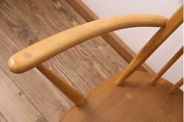 イギリスアンティーク　ERCOL　優雅なフォルムが魅力的!アーコールのクエーカーアームチェア(ダイニングチェア、椅子)(R-048005)