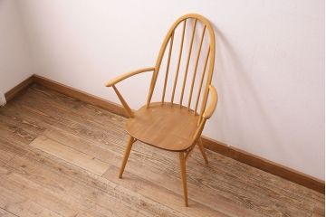 イギリスアンティーク　ERCOL　優雅なフォルムが魅力的!アーコールのクエーカーアームチェア(ダイニングチェア、椅子)(R-048005)