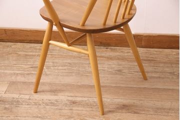 イギリスアンティーク　ERCOL　優雅なフォルムが魅力的!アーコールのクエーカーアームチェア(ダイニングチェア、椅子)(R-048005)