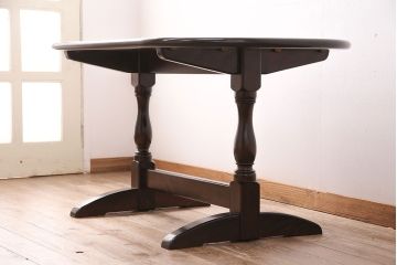 中古　松本民芸家具　深みのある色合いが高級感を醸し出すトレッスル楕円卓(定価約29万円)(2人掛けダイニングテーブル、オーバル型)(R-048007)