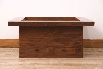 和製アンティーク　指物工芸家具　天板桑材・本体杉材　浮造り仕上げが上質な和の雰囲気を高める木製角火鉢(囲炉裏)(R-048015)