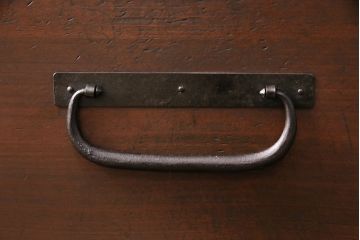 和製アンティーク　リメイク品　渋いかっこ良さを演出する観音開きの時代箪笥サイドボード(引き出し)(R-048016)