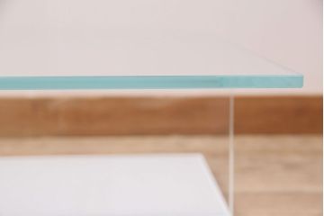 中古　Cassina(カッシーナ)　269MEX　メックスローテーブル　スクエアタイプ(定価約21万円)(ガラステーブル)(R-048017)