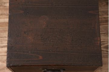 和製アンティーク　ヒノキ材　使い込まれた味わいが魅力の古い小引き出し(小物収納)(R-048018)