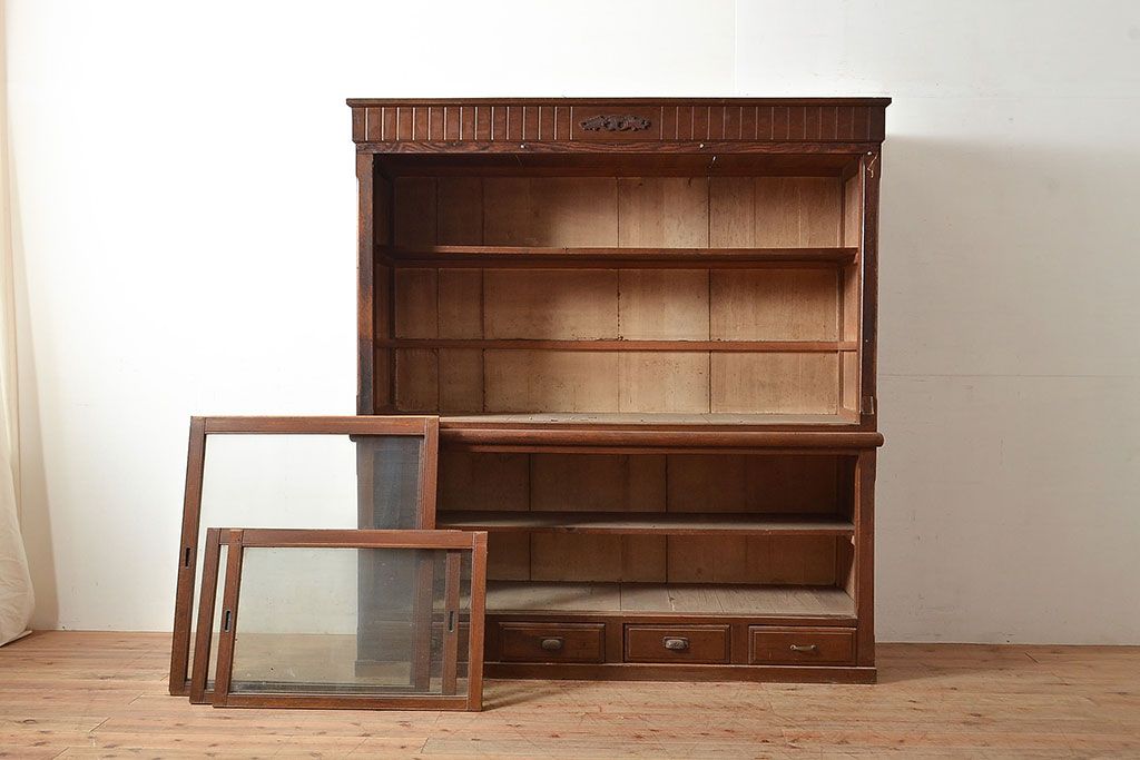 和製アンティーク　大正ロマン香る佇まいが魅力的な栓材製重ね戸棚(キャビネット、食器棚、収納棚)(R-048021)