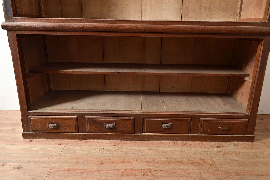 和製アンティーク　大正ロマン香る佇まいが魅力的な栓材製重ね戸棚(キャビネット、食器棚、収納棚)(R-048021)