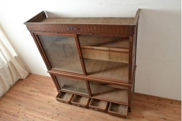 和製アンティーク　大正ロマン香る佇まいが魅力的な栓材製重ね戸棚(キャビネット、食器棚、収納棚)(R-048021)