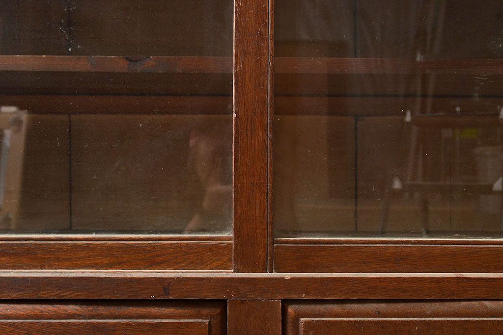 和製アンティーク　大正ロマン香る佇まいが魅力的な栓材製重ね戸棚(キャビネット、食器棚、収納棚)(R-048021)