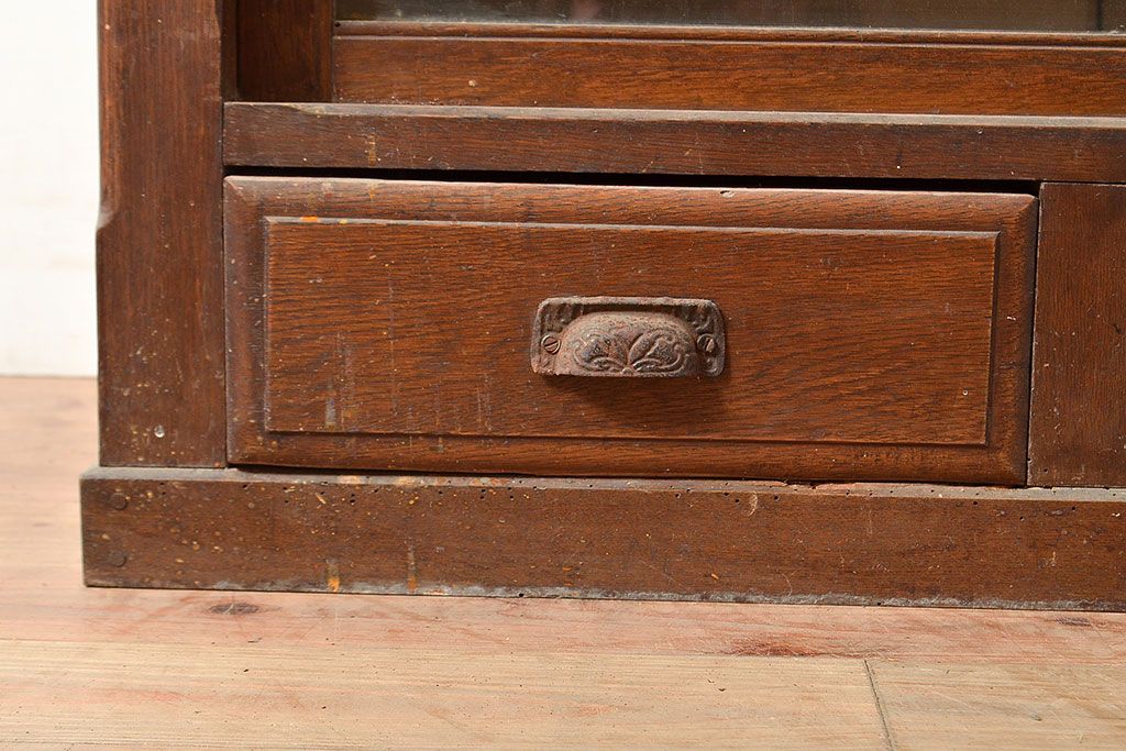 和製アンティーク　大正ロマン香る佇まいが魅力的な栓材製重ね戸棚(キャビネット、食器棚、収納棚)(R-048021)