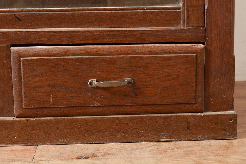 和製アンティーク　大正ロマン香る佇まいが魅力的な栓材製重ね戸棚(キャビネット、食器棚、収納棚)(R-048021)