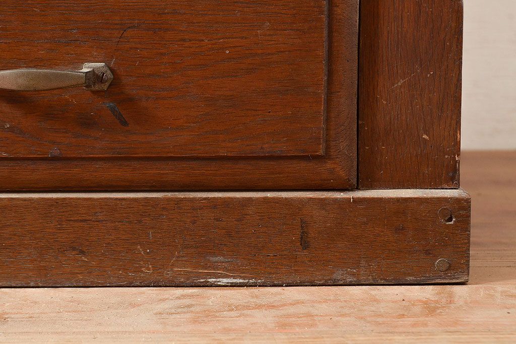 和製アンティーク　大正ロマン香る佇まいが魅力的な栓材製重ね戸棚(キャビネット、食器棚、収納棚)(R-048021)