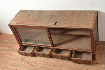 和製アンティーク　大正ロマン香る佇まいが魅力的な栓材製収納棚(キャビネット、食器棚、ガラス戸棚、リビングボード)(R-048023)