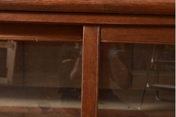和製アンティーク　大正ロマン香る佇まいが魅力的な栓材製収納棚(キャビネット、食器棚、ガラス戸棚、リビングボード)(R-048023)