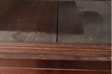 和製アンティーク　前面ヒノキ材　味のある木の風合いが魅力のレトロなガラス戸棚(キャビネット、ガラスケース、収納棚、サイドボード)(R-048025)