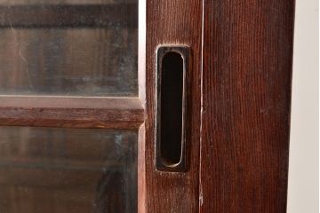 和製アンティーク　前面ヒノキ材　味のある木の風合いが魅力のレトロなガラス戸棚(キャビネット、ガラスケース、収納棚、サイドボード)(R-048025)