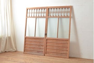 アンティーク建具　凝ったつくりを楽しめるお洒落なガラス戸2枚セット(引き戸、建具)(R-048033)