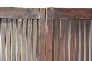 アンティーク建具　大正期　細く並ぶ桟がモダンな空間を演出する格子戸2枚セット　(R-048034)