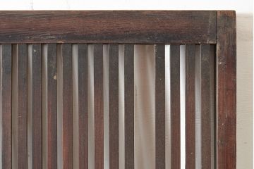 アンティーク建具　大正期　細く並ぶ桟がモダンな空間を演出する格子戸2枚セット　(R-048034)