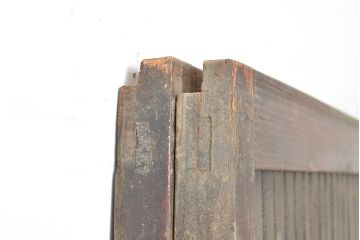 アンティーク建具　大正期　細く並ぶ桟がモダンな空間を演出する格子戸2枚セット　(R-048034)