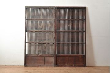 アンティーク建具　大正期　細く並ぶ桟がモダンな空間を演出する格子戸2枚セット　(R-048034)