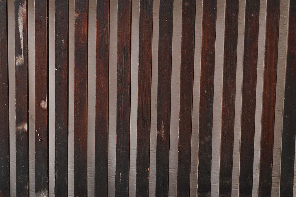 アンティーク建具　大正期　細く並ぶ桟がモダンな空間を演出する格子戸2枚セット　(R-048034)