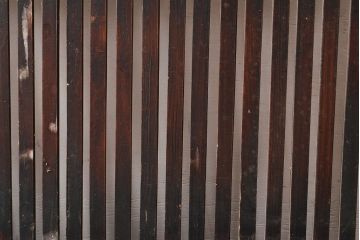 アンティーク建具　大正期　細く並ぶ桟がモダンな空間を演出する格子戸2枚セット　(R-048034)