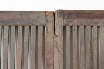 アンティーク建具　細く並ぶ桟がモダンな空間を演出する格子戸2枚セット(引き戸、建具)(R-048035)