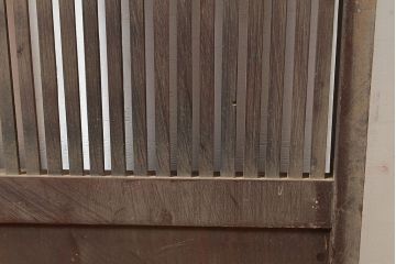 アンティーク建具　細く並ぶ桟がモダンな空間を演出する格子戸2枚セット(引き戸、建具)(R-048035)