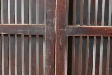 アンティーク建具　細く並ぶ桟がモダンな空間を演出する格子戸2枚セット(引き戸、建具)(R-048035)