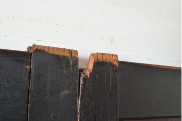 アンティーク建具　明治～大正期　黒い木枠がモダンで格好良い帯戸4枚セット　(R-048037)